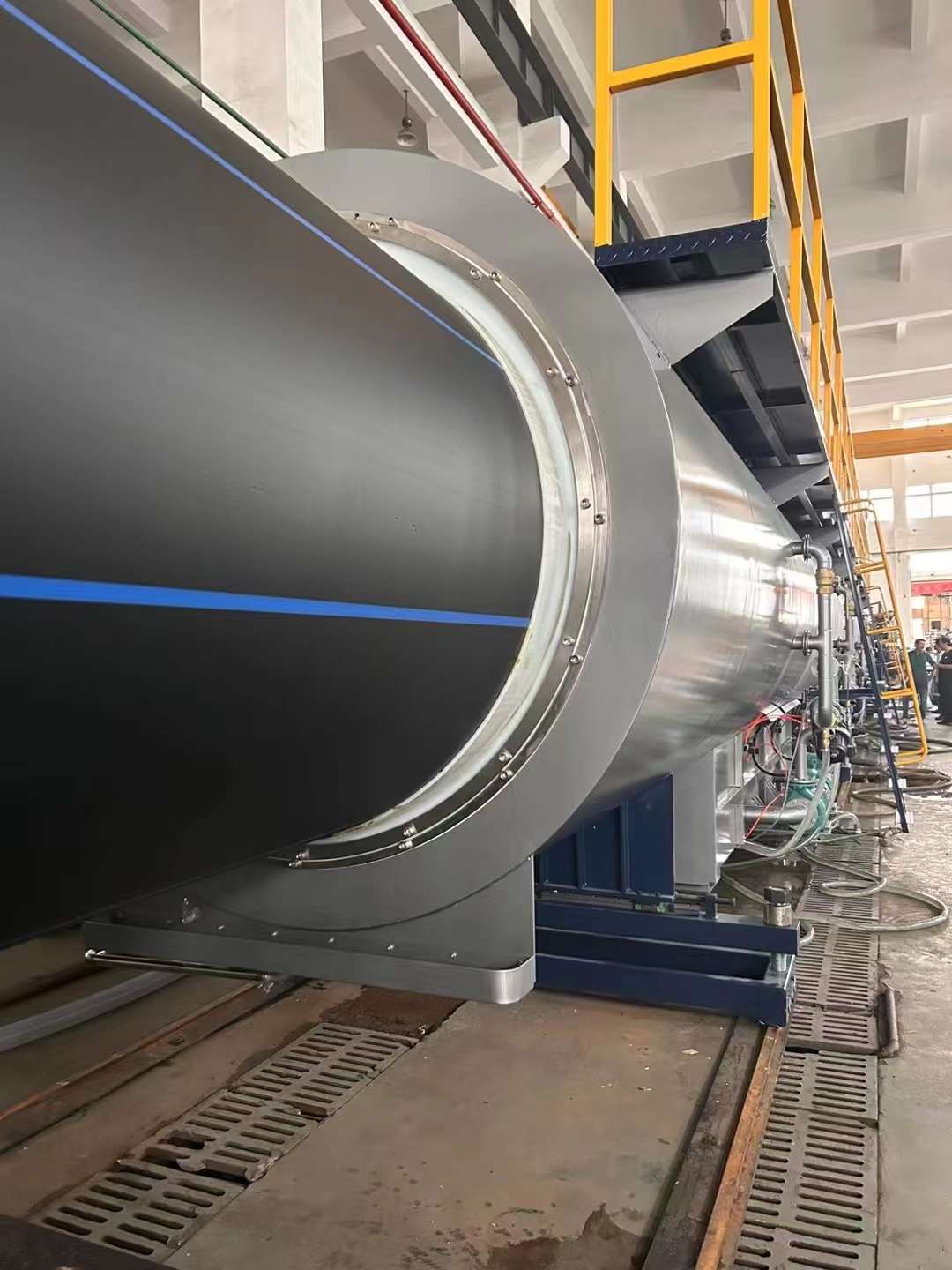 Una nuova linea di produzione di estrusione PE1600 (SDR13.6) è stata completata con successo ed è in attesa di consegna!