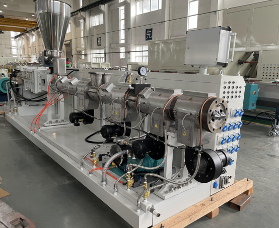 Cose che compongono la linea di estrusione di tubi in plastica