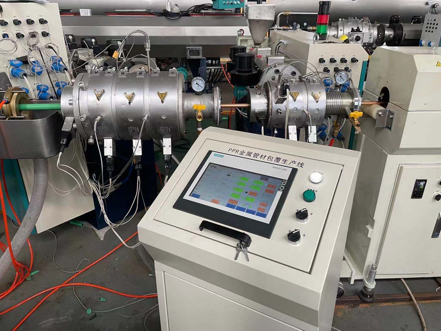 Come mantenere la linea di produzione di tubi in materiale composito